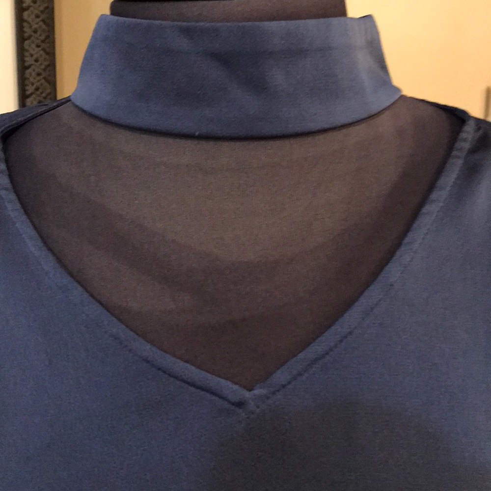 Blouse - Picture 2 of 4